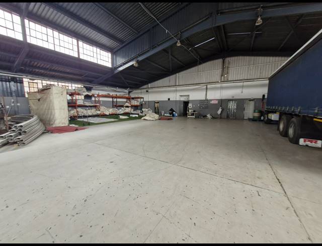 3,029M² WAREHOUSE TO LET IN CITY & SUBURBAN